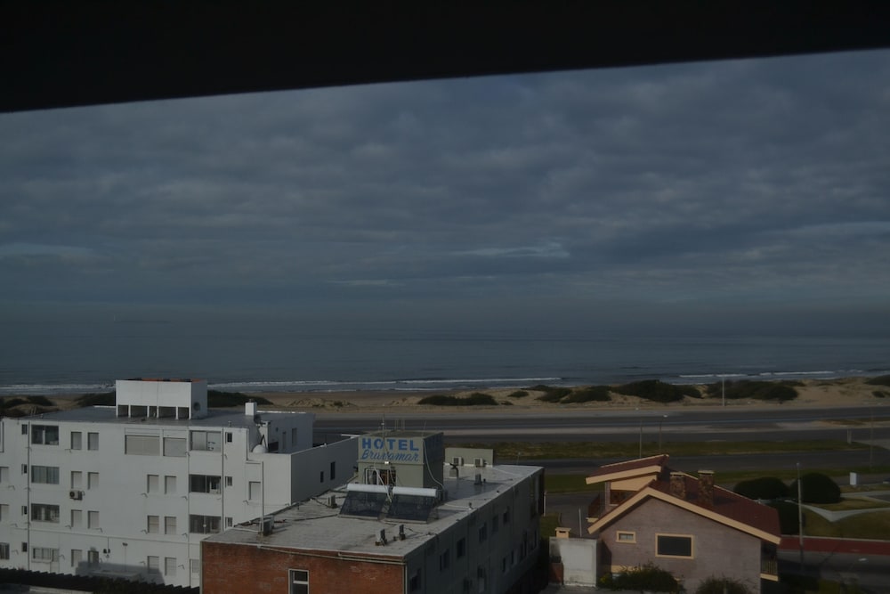 Arenas del Mar Apartments