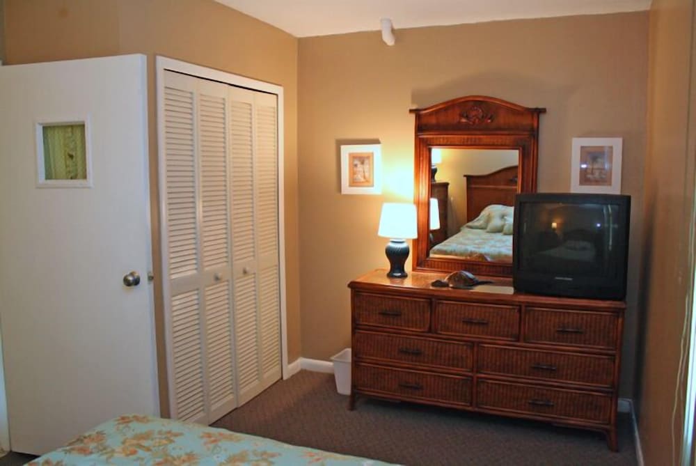 Edgewater Inn