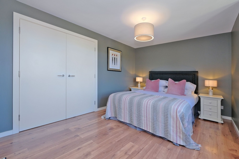 Contemporary Apartment Close to Aberdeen City Centre view 5