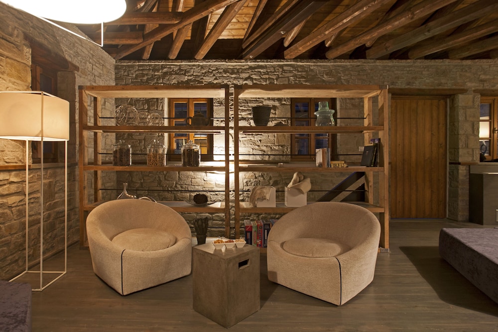 Kipi Suites
