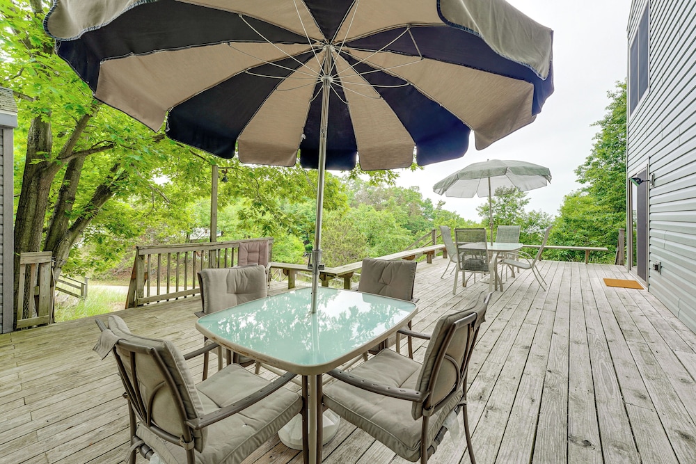 Walk to Semi-private Beach: Lake Michigan Getaway
