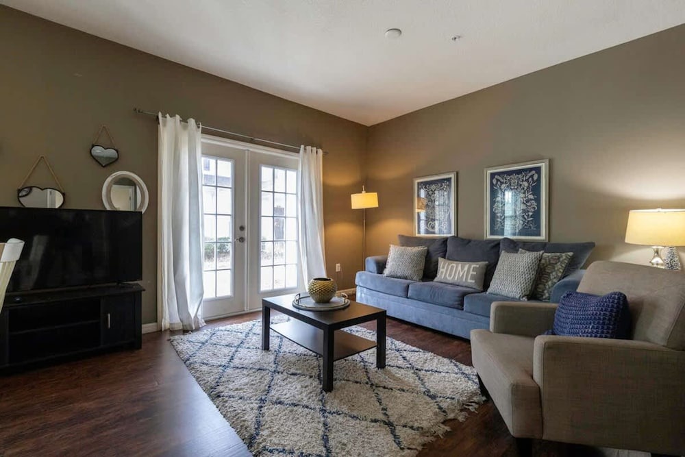 4BR Family Townhouse Steps to Disney