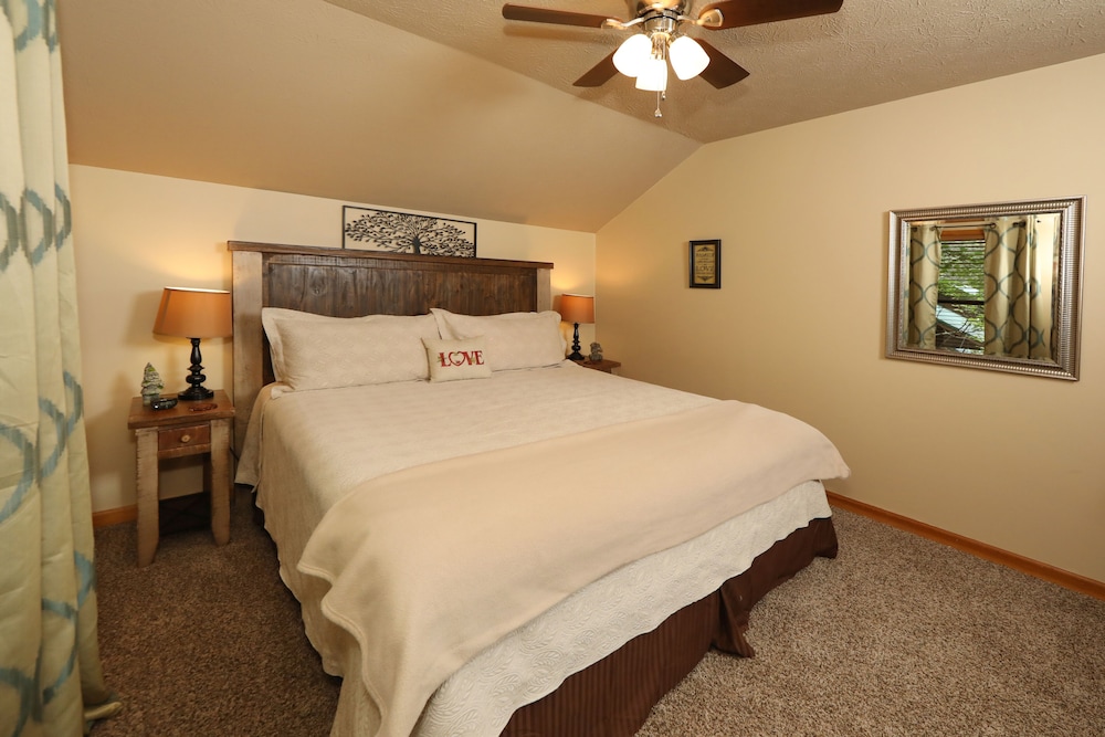 Divine Escape - Two Bedroom Chalet view 4