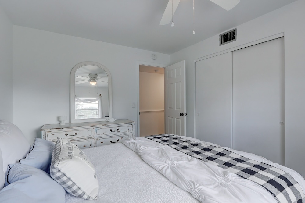 Luxury Pool Dog Friendly Central To Naples And Marco Island By Sky Run Naples 3 Bedroom Home