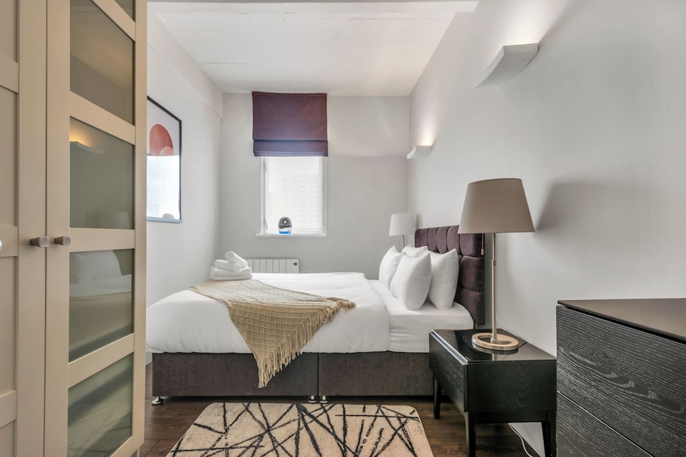 Three Bedroom Apartment in City Reach