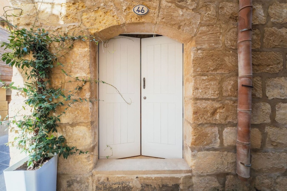 Traditional 500 Year old Gozitan Townhouse