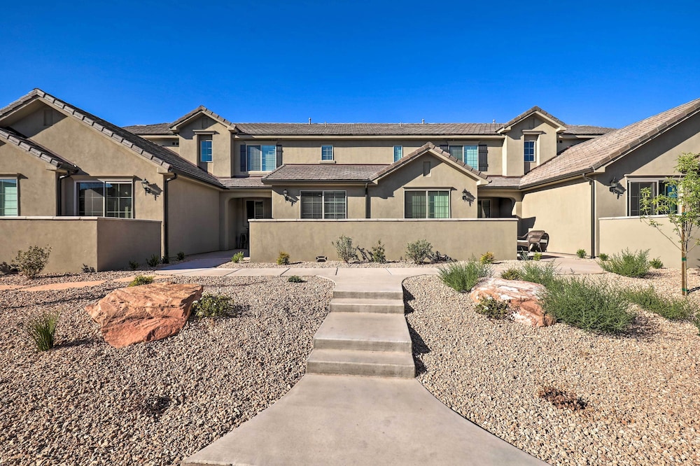 St George Area Townhome w/ Patio + Pool Access view 4