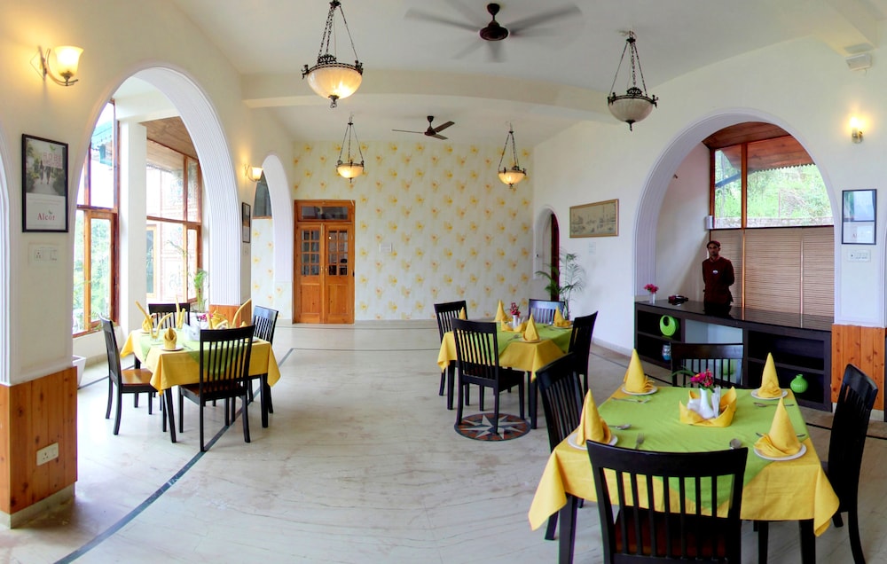 Alcor Spa Resort Kasauli