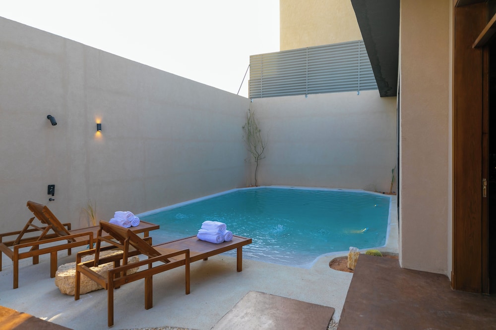 Portal Chalets With Private Pool-Al Arid