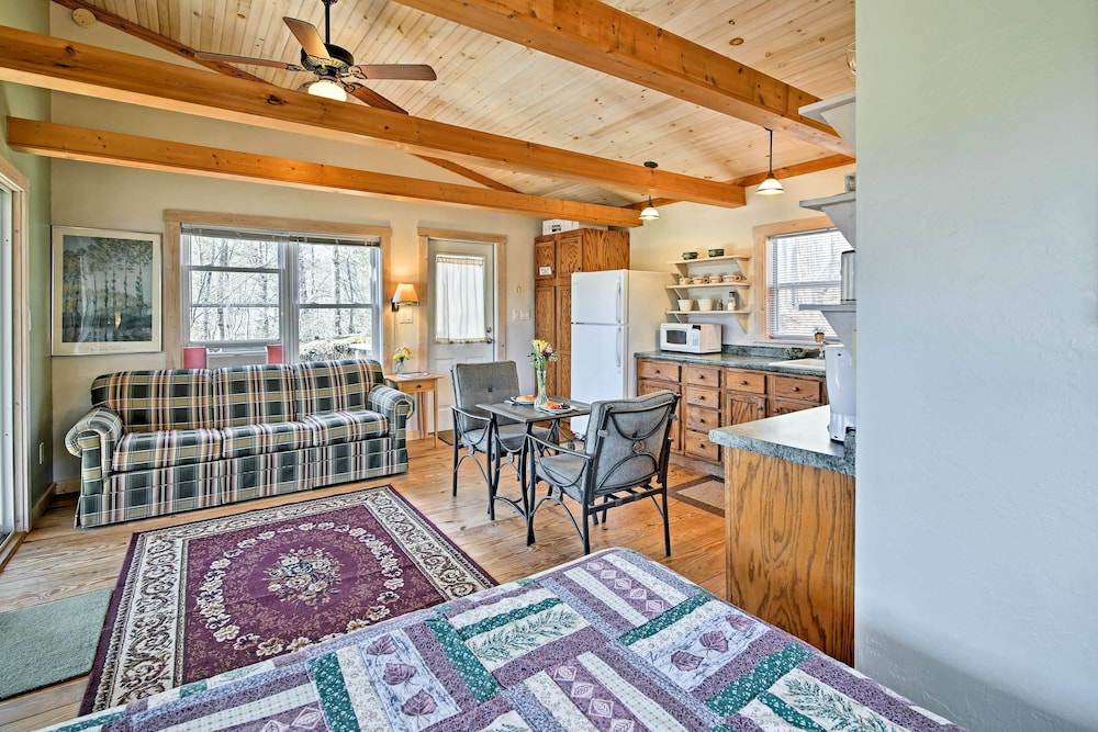 Screened Porch: The Coop Robbinsville Cabin! view 5