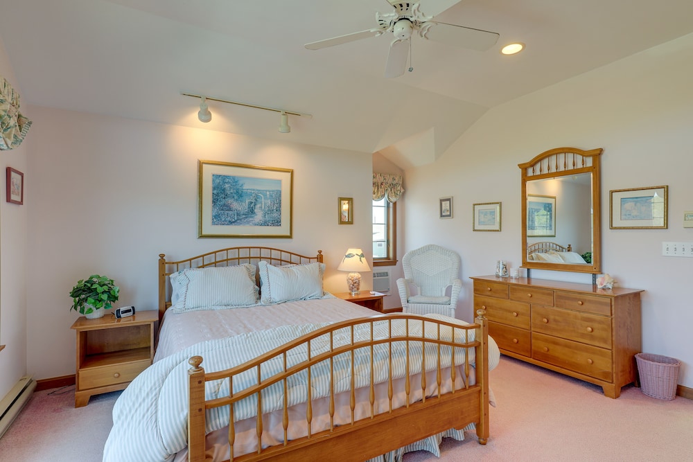 Inviting Rockport Rental w/ Deck: Walk to Beach!