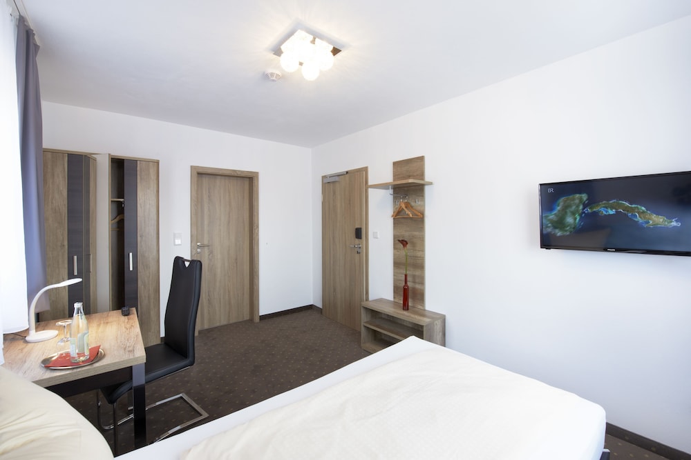 Berlin Vacations - HOTEL NEW IN - Ingolstadt - Gaimersheim - Property Image 36