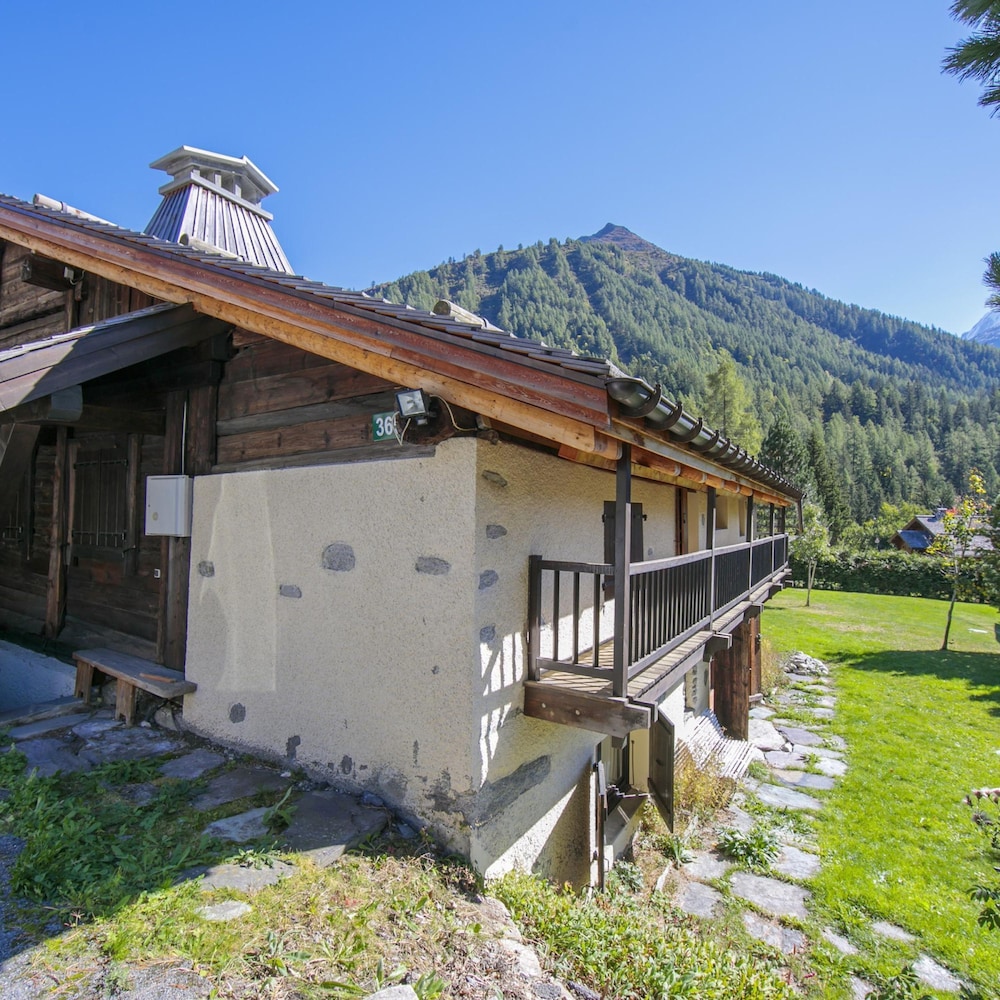 Chalet Du Croz RJ in Le Tour Argenti re