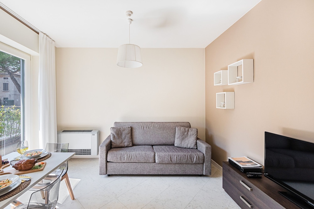 Residenza Miralago - 04 Augusta - Locazione BK