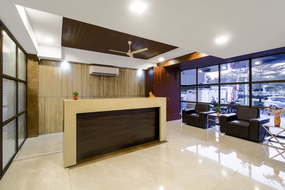 Monday Hotels - Swarna's The Capital view 3