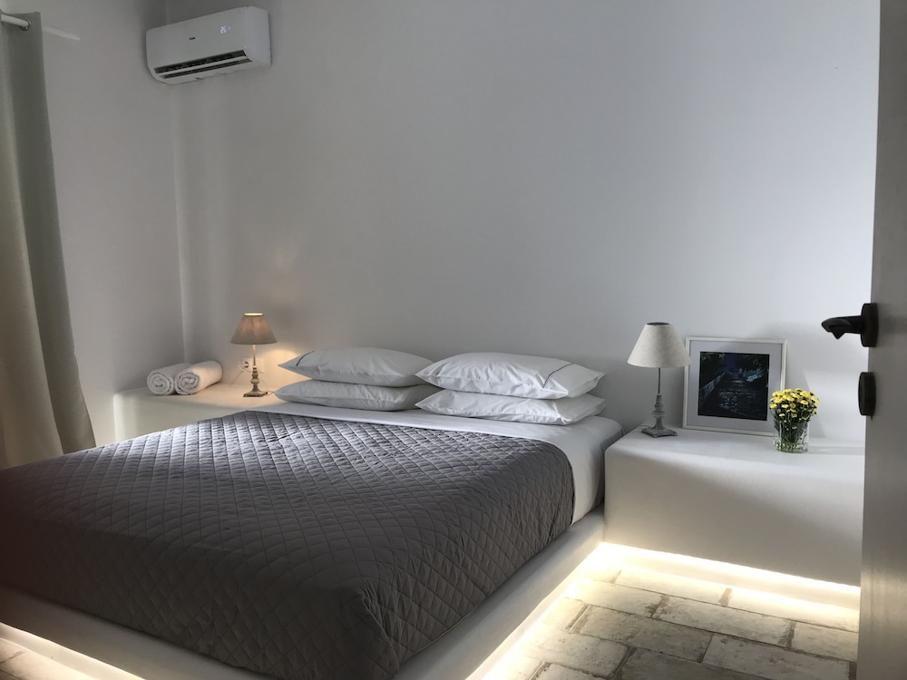 Elia Residences Santorini