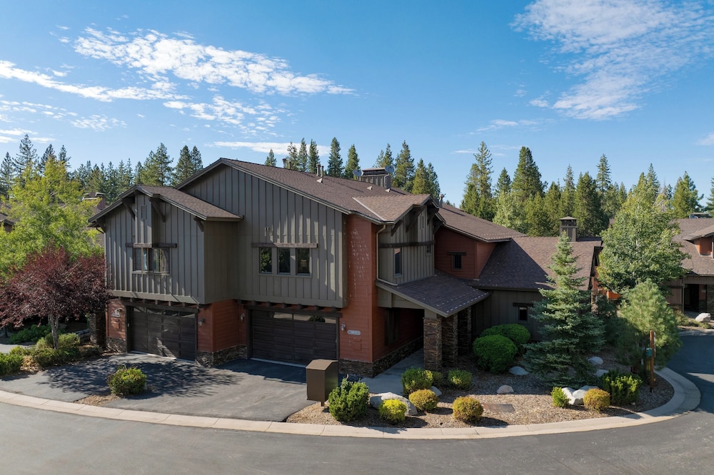 Luxe All-season Retreat by Avantstay Prime Location, Near Skiing