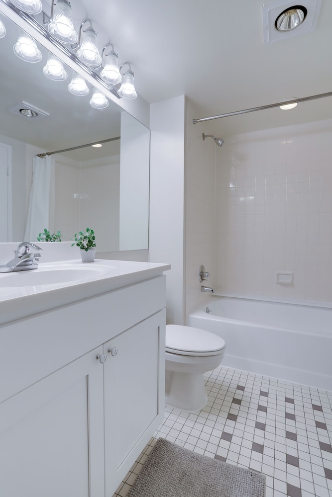 Cozy Pentagon City Retreat
