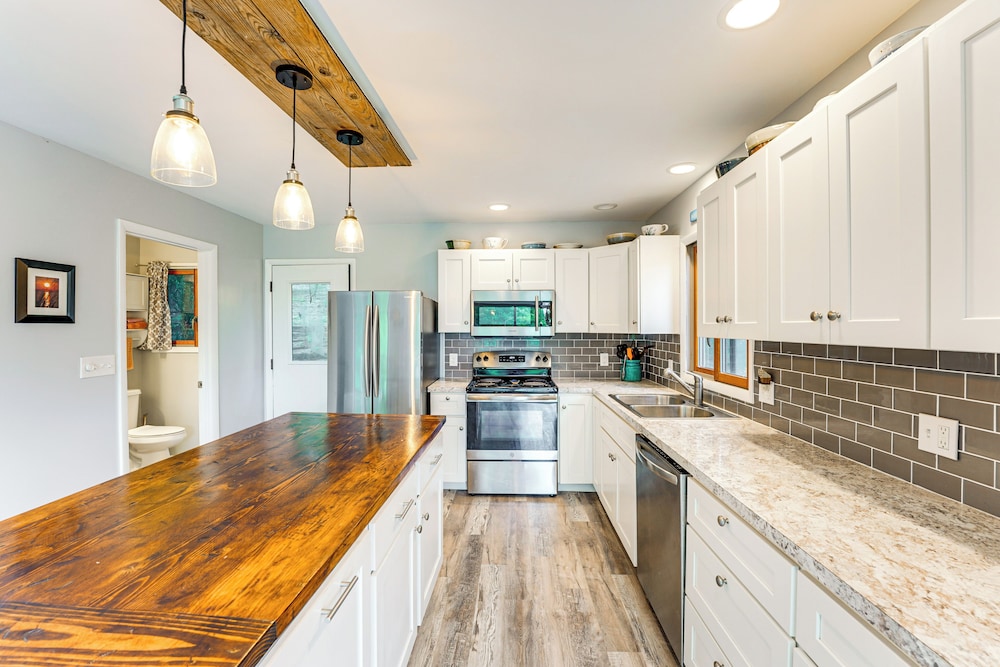 Walk to Semi-private Beach: Lake Michigan Getaway