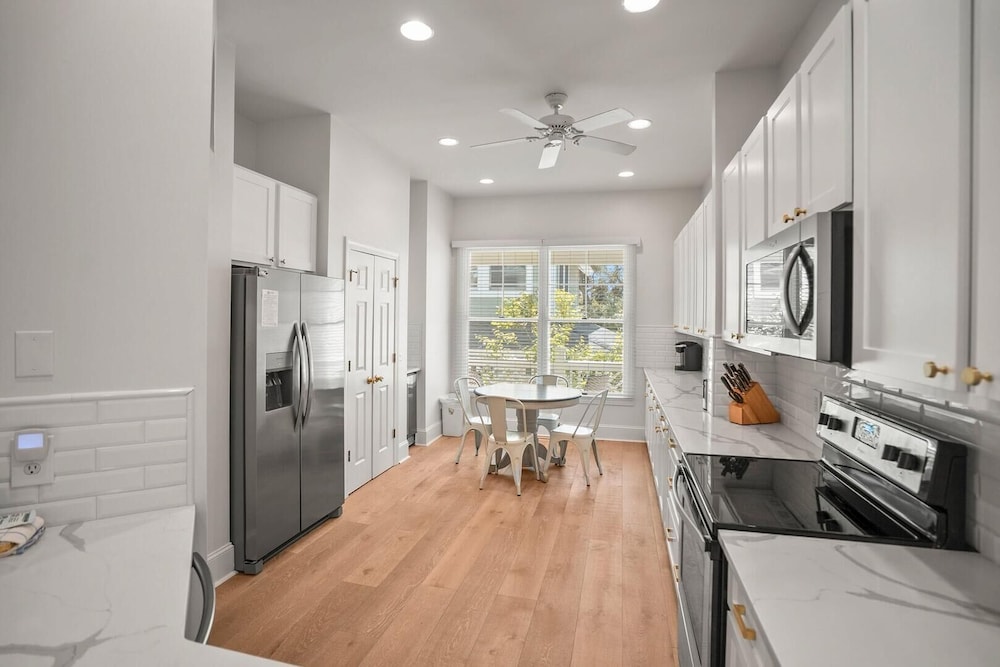 Spacious 7 Bedroom 5.5 Bath on Ocean Creek Golf Course!