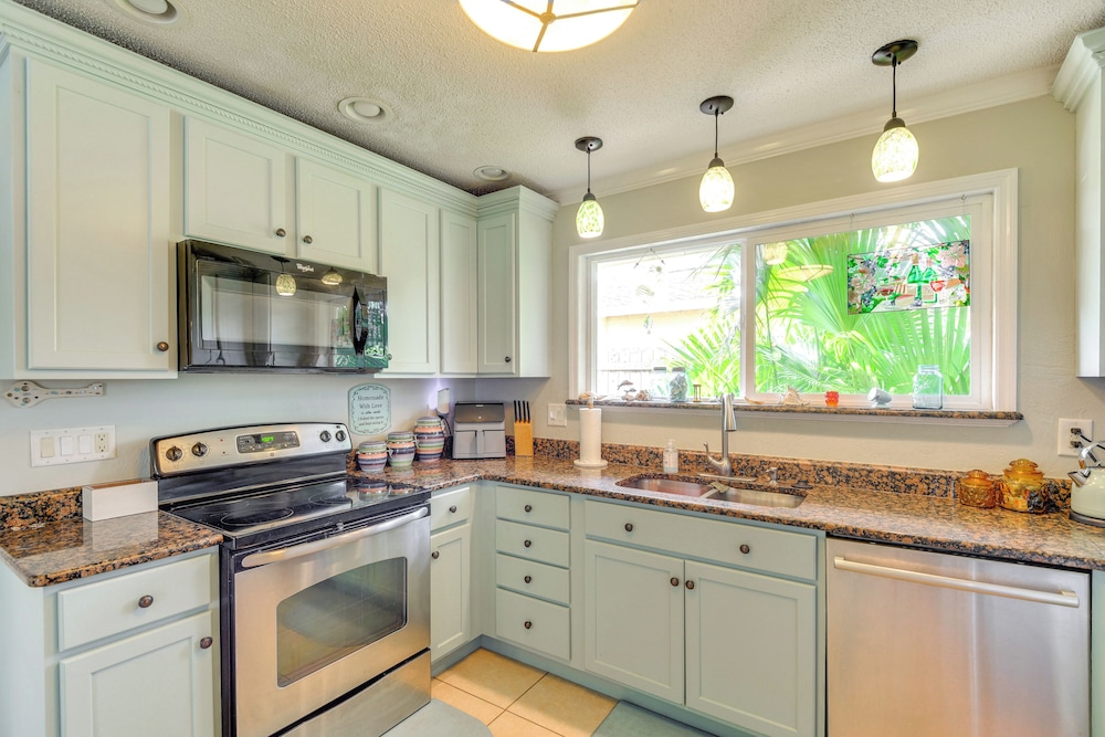 Swim, Fish & Walk to Shore: Ormond Beach Home!