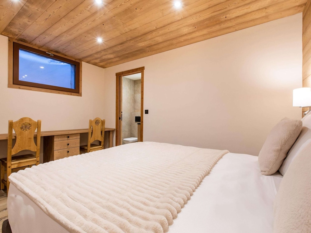 Vanoise Chalet in Prime Location