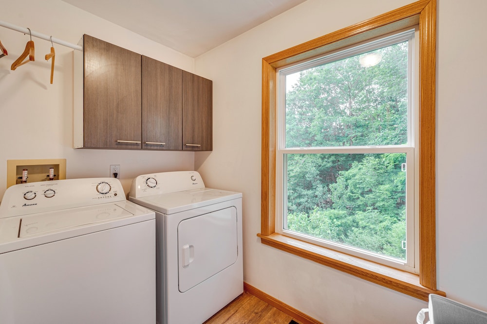 3 Mi to Gunstock Mountain Resort: Gilford Getaway