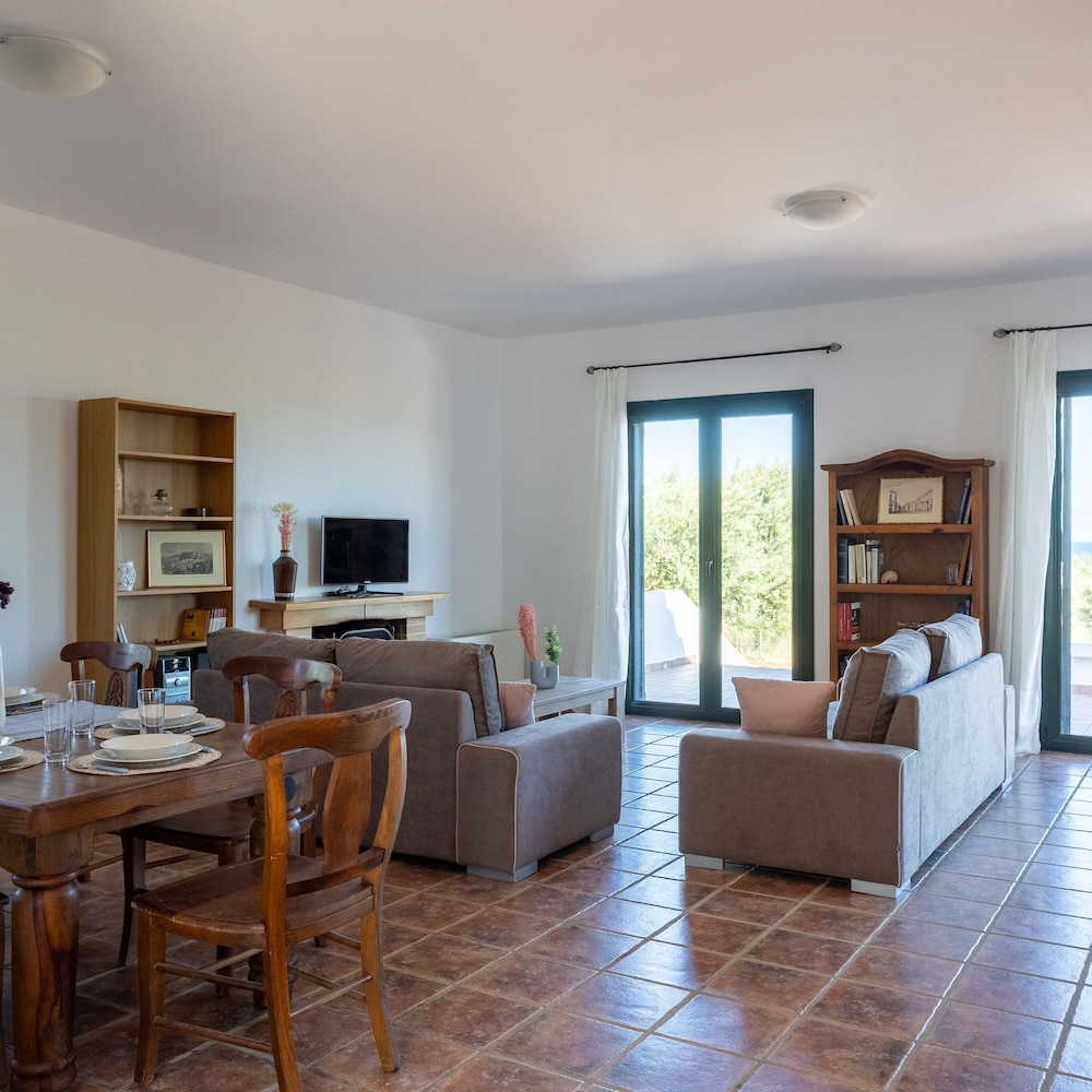 Aipeia Country House