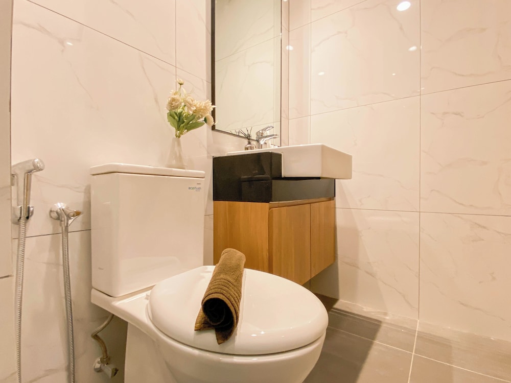 Comfy Studio at Ciputra World 2 Apartment