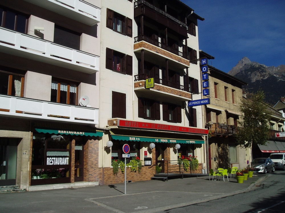 Modane Vacations - Hotel Le Perce Neige - Property Image 7