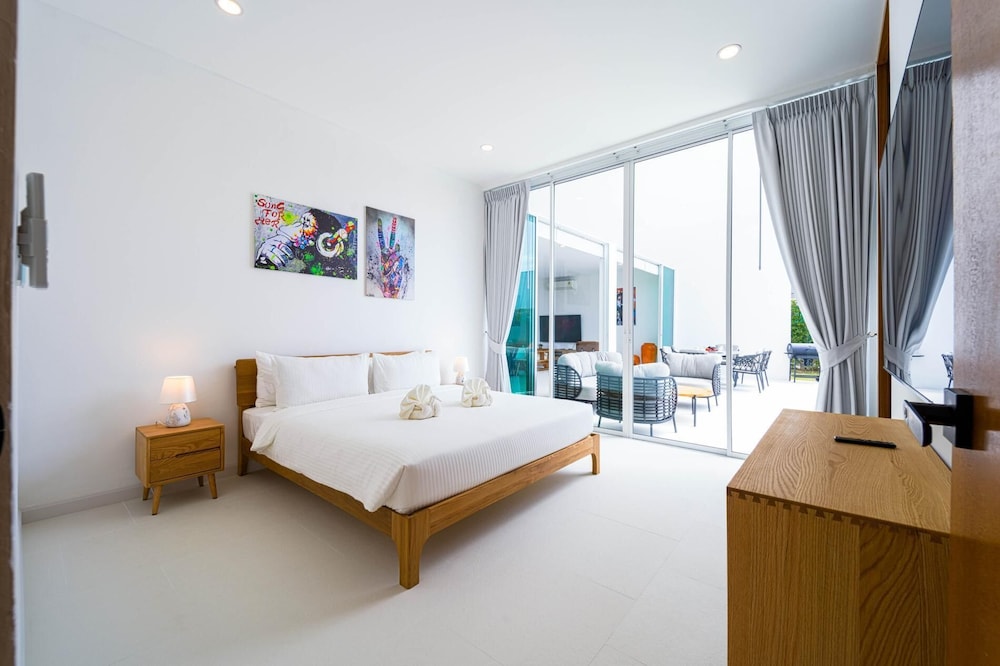 Modern 4 Bed Private Pool Villa KH-B6