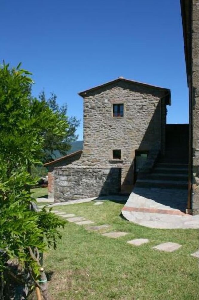 Cortona Vacations - Stunning private villa with private pool, WIFI, TV, pets allowed and parking, close to Cortona - Property Image 5