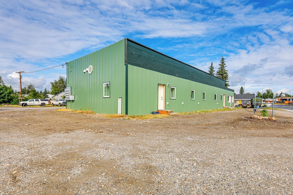 < 2 Mi to Dtwn: Pet-friendly Getaway in Fairbanks