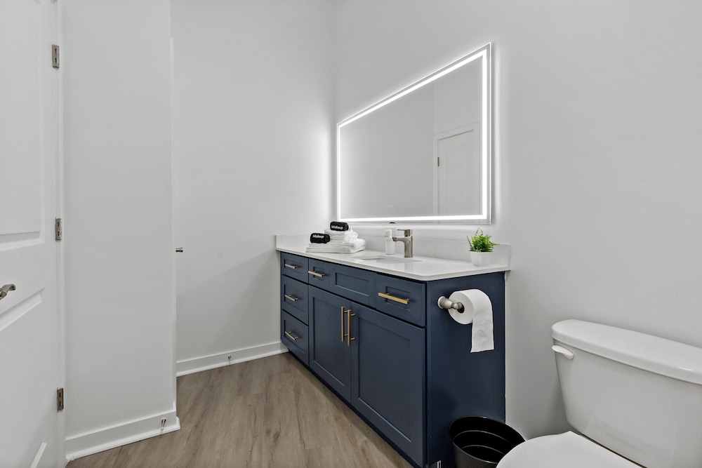 ROVE LIVING/KB - Midtown205