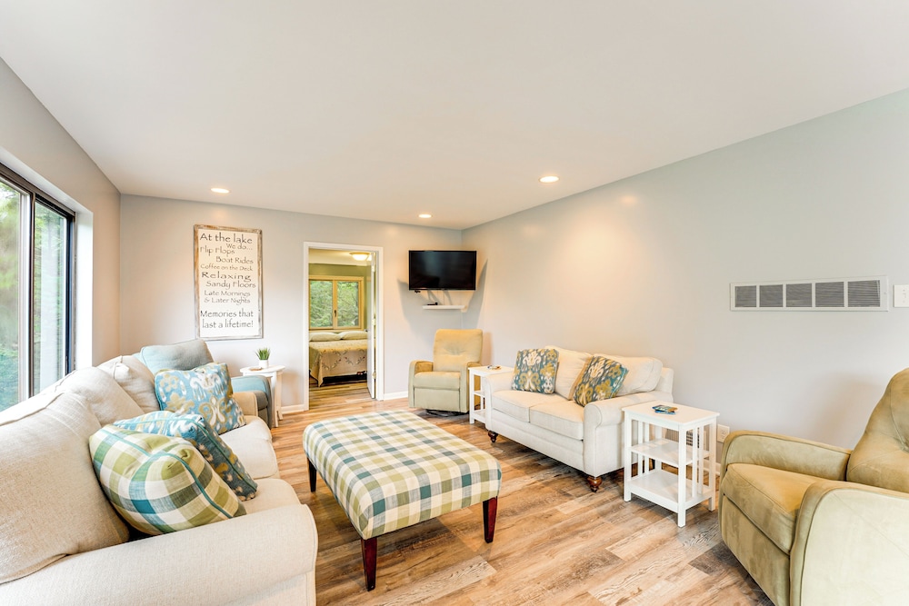 Walk to Semi-private Beach: Lake Michigan Getaway