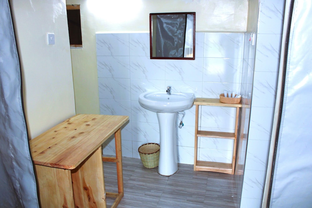 Endeem Mara Resort