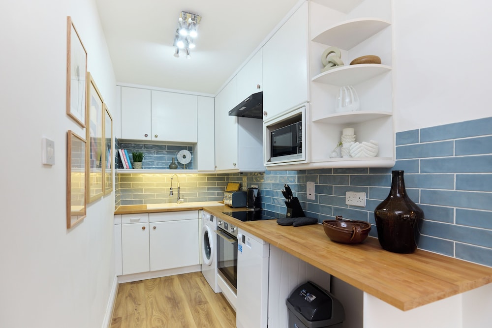 The Goodge Street Place - Bright 2bdr Flat