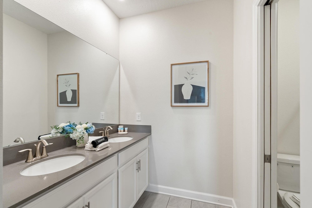 ChampionsGate Resort 8-Bedroom Vacation Pool Home - Includes Resort Clubhouse Amenity Access! 8 Home