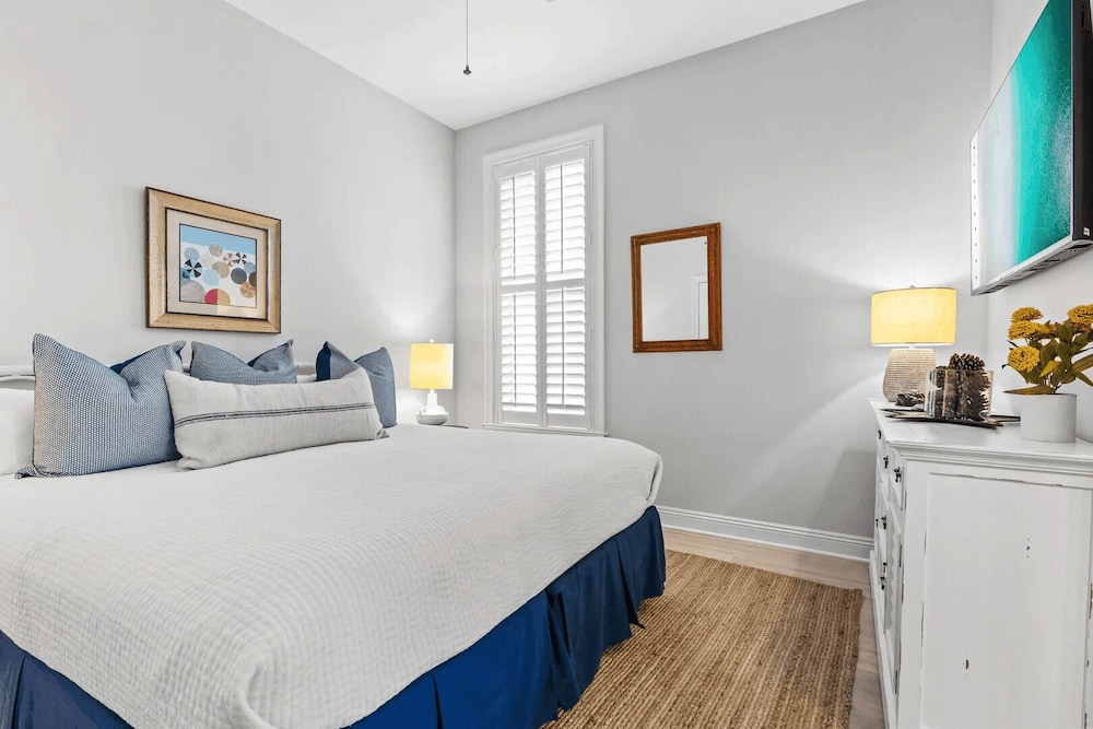 Grovey by the Sea by Avantstay Oceanfront, Private Beach, Pool Access