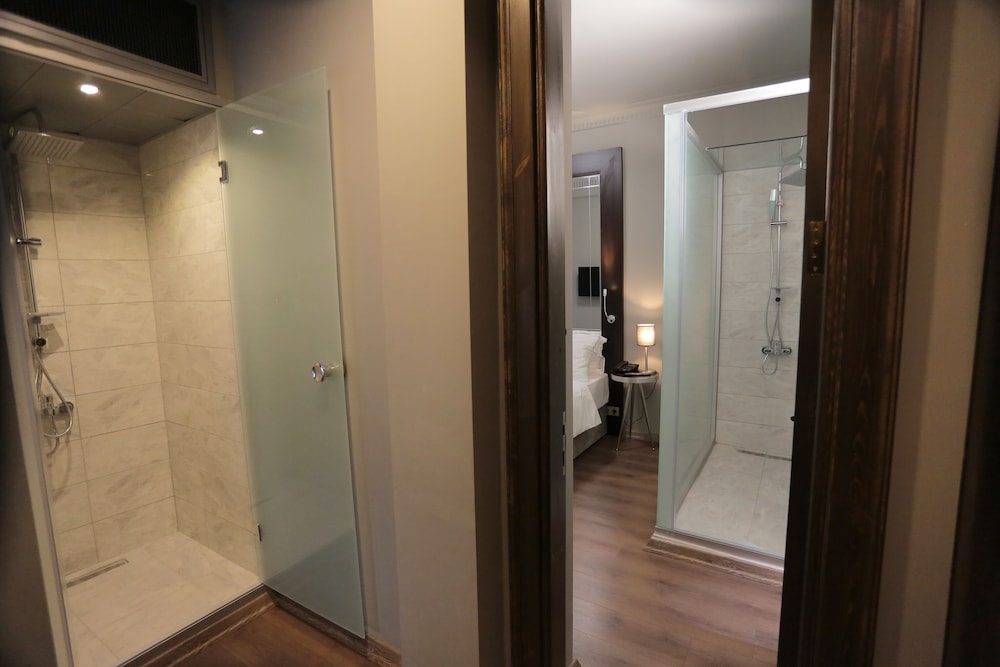 Ferman Pera - Image 49