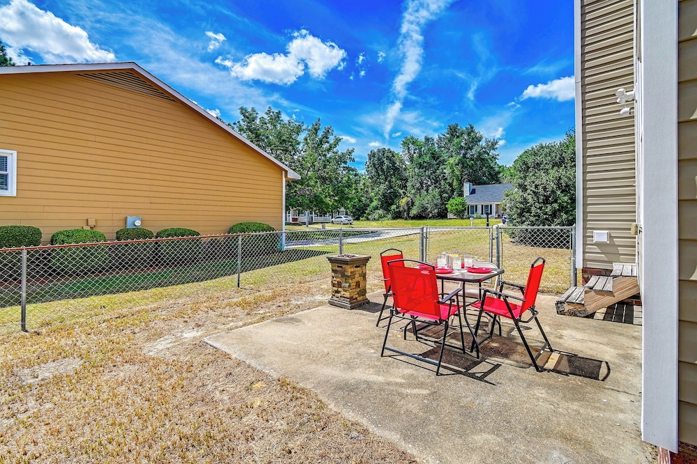 Large Yard, Office Space: Fayetteville Family Home