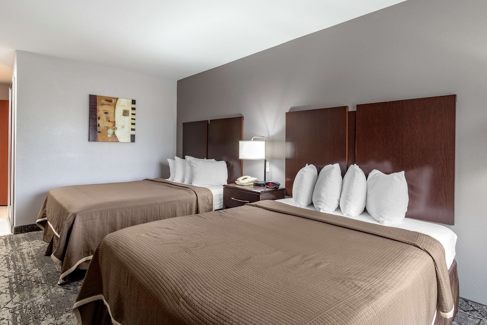 Best Western Oakdale Inn - Property Image 11