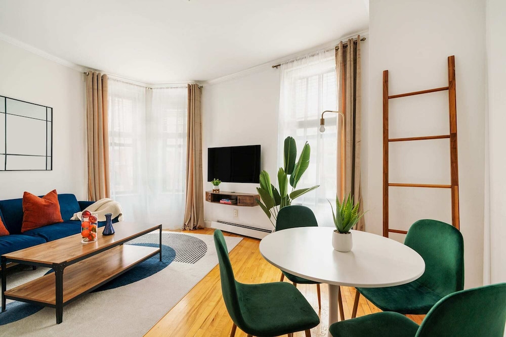 139 West Village Apt