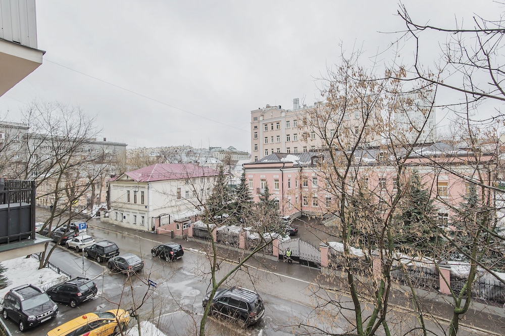 GM Apartment Staropimenovskii 16