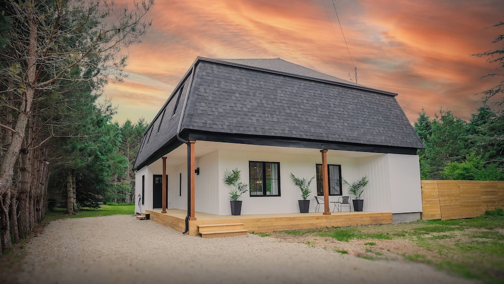 Station Farmhouse Tremblant