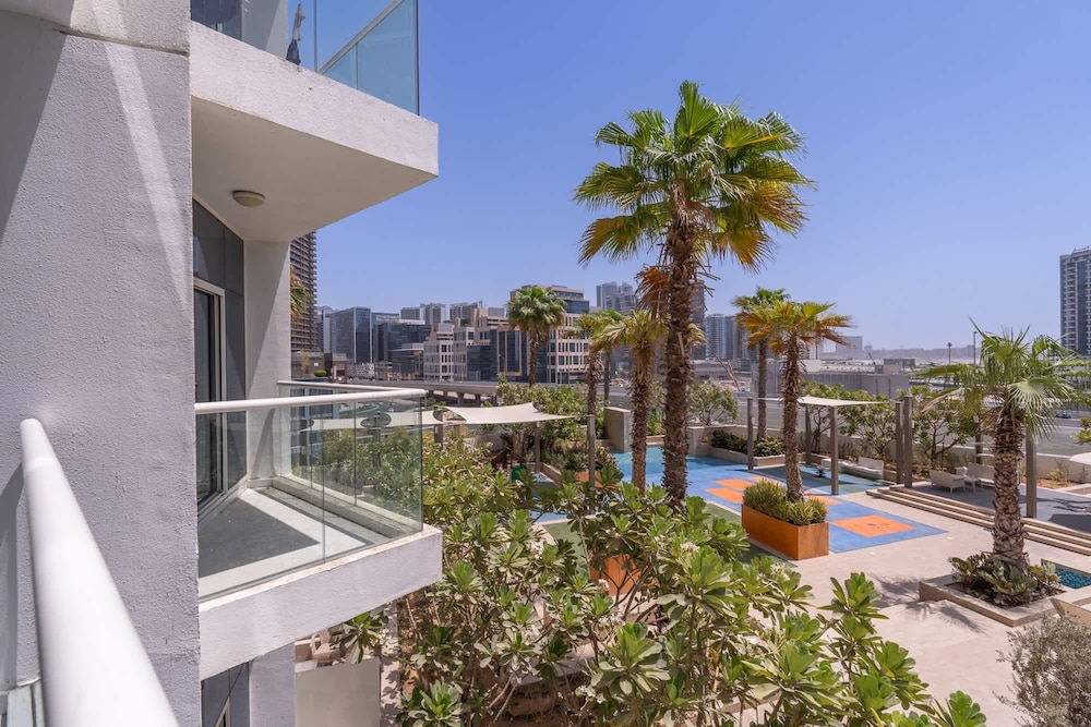 Cozy Studio Perfect for 4 at Damac Maison Prive