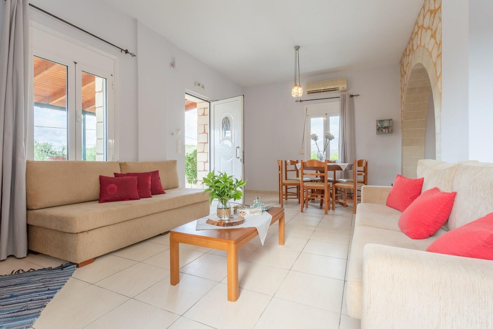 Villa Giannis Large Private Pool Walk to Beach A C Wifi Car Not Required Eco-friendly - 2088 photo 3