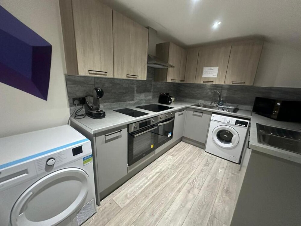 Inviting Studio Flat at Lewisham Way, Se14 London