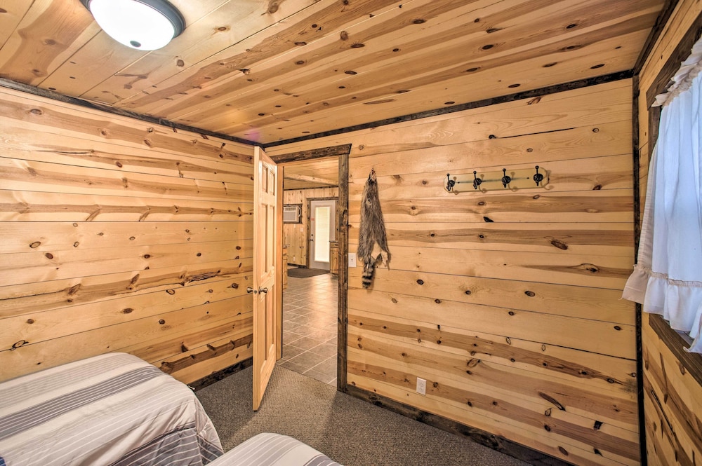 Rural Powersville Retreat w/ Lake Access & Porch!