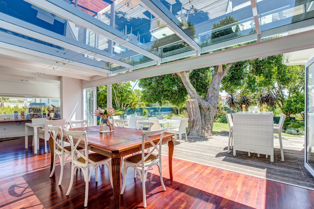 Amanzi Island Boutique Hotel